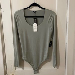Express Body Contour Scoop Neck